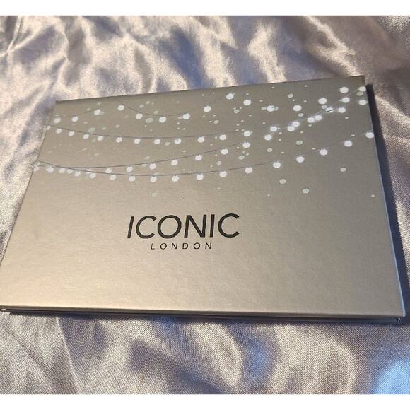 Iconic London face palette - Picture 1 of 2